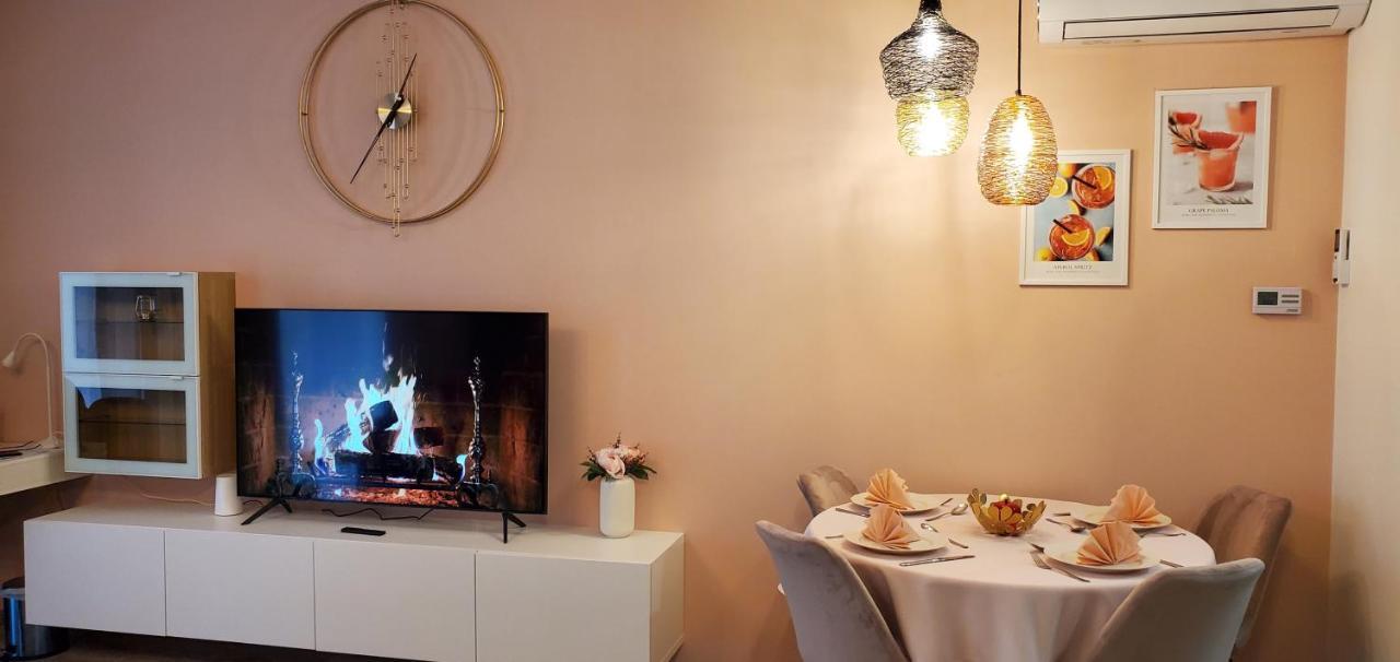 Apartament Dn Rose Apartmant *